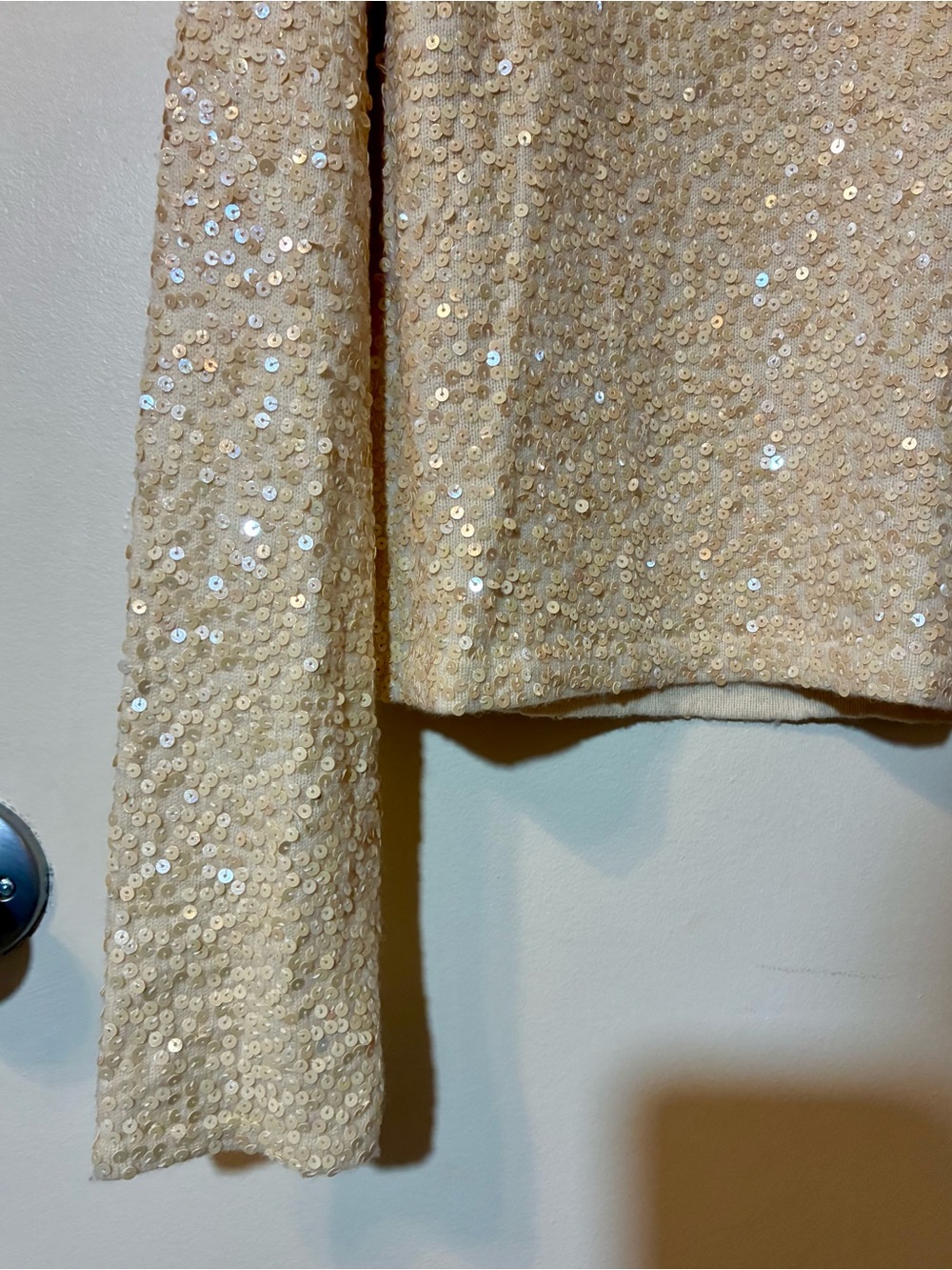 NWOT Cashmere Sequined Cold-Shoulder V-neck Sweater Top Cream Neutral Event M - Picture 5 of 10